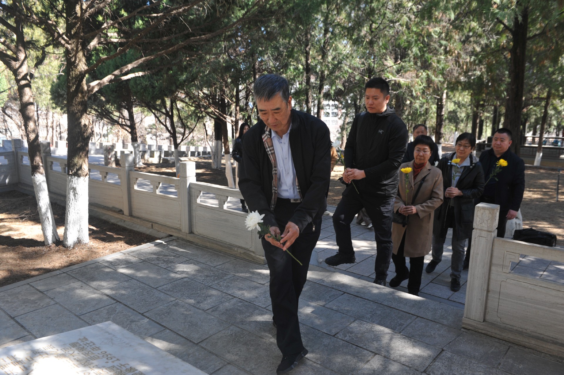 1745564396400576.jpg 1745564396400576.jpg